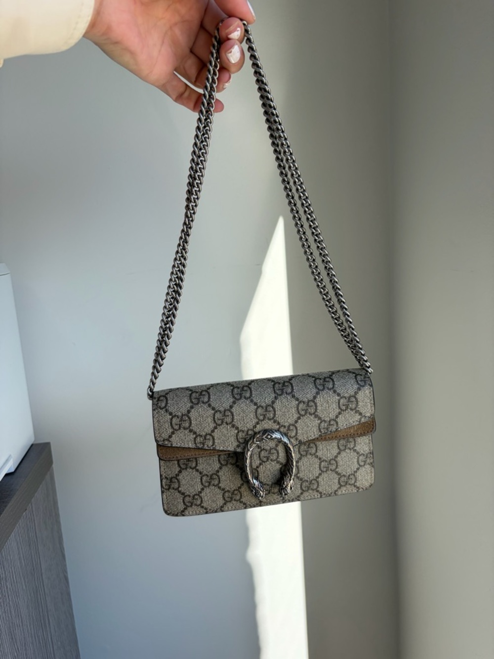Gucci GG Supreme Dionysus Shoulder Bag in Beige and Brown - Picture 5 of 5